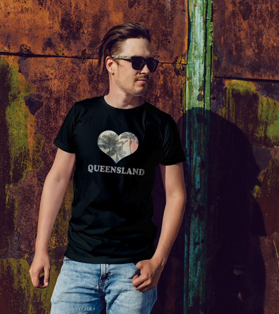 Queensland Vacation Souvenir Heart Palm Beach T-Shirt