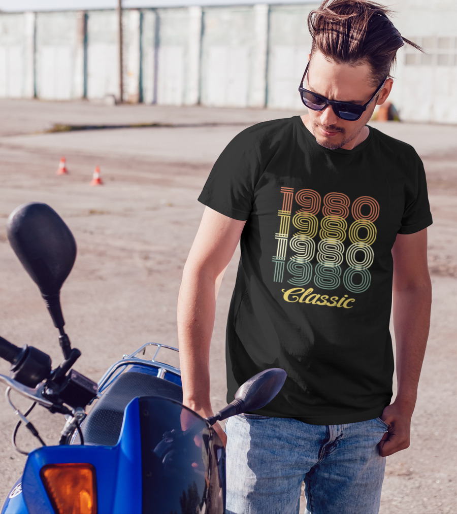 1980 Classic Retro Vintage Style Textured T-Shirt
