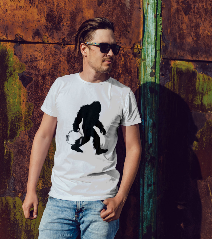 Bigfoot Sasquatch Emergency Dispatcher Silhouette With Headset T-Shirt