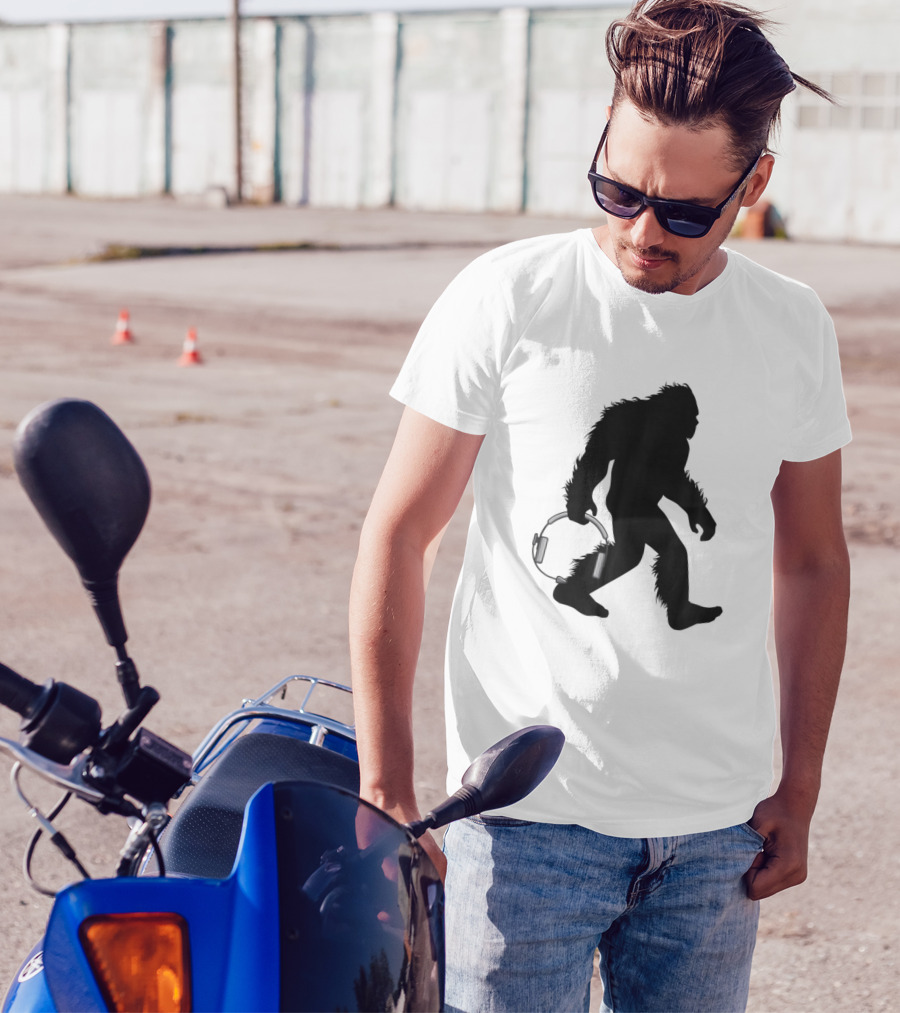 Bigfoot Sasquatch Emergency Dispatcher Silhouette With Headset T-Shirt