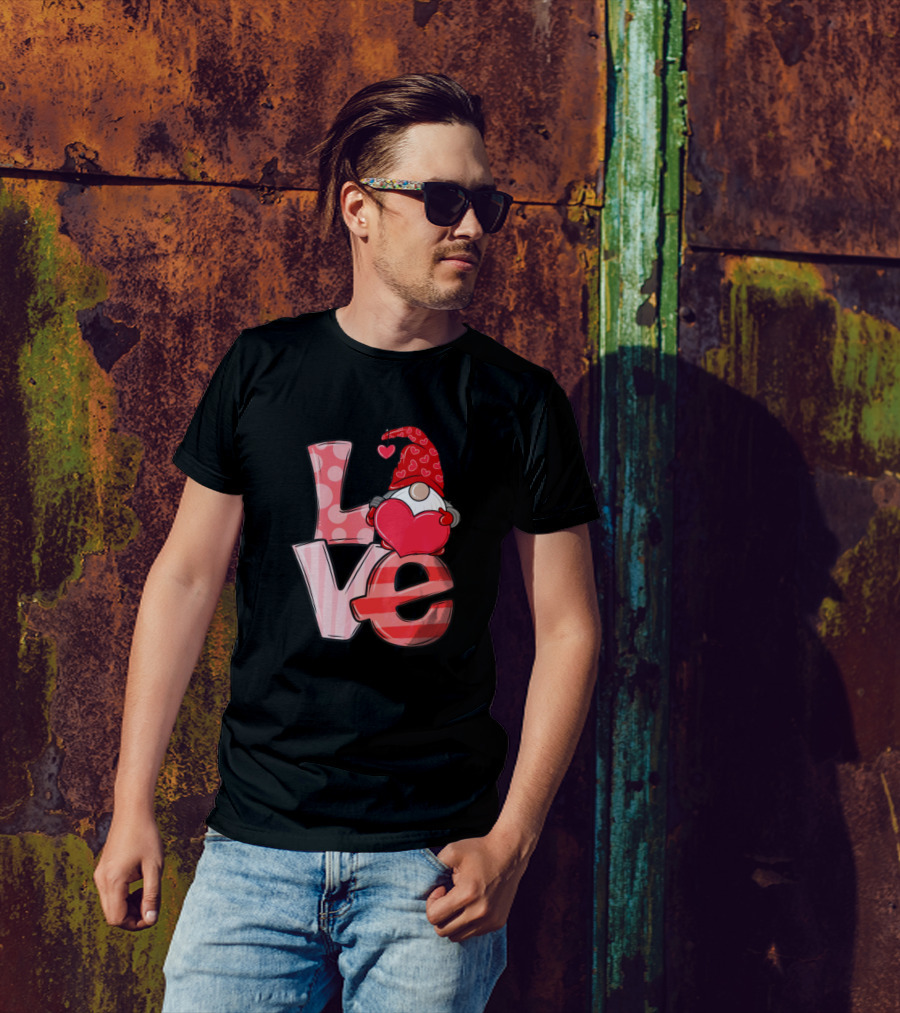 LOVE Gnome Heart #Nurselife T-Shirt