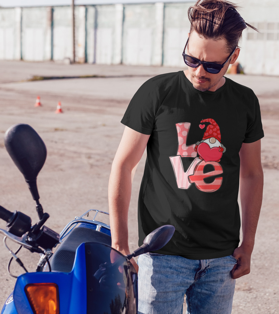 LOVE Gnome Heart #Nurselife T-Shirt