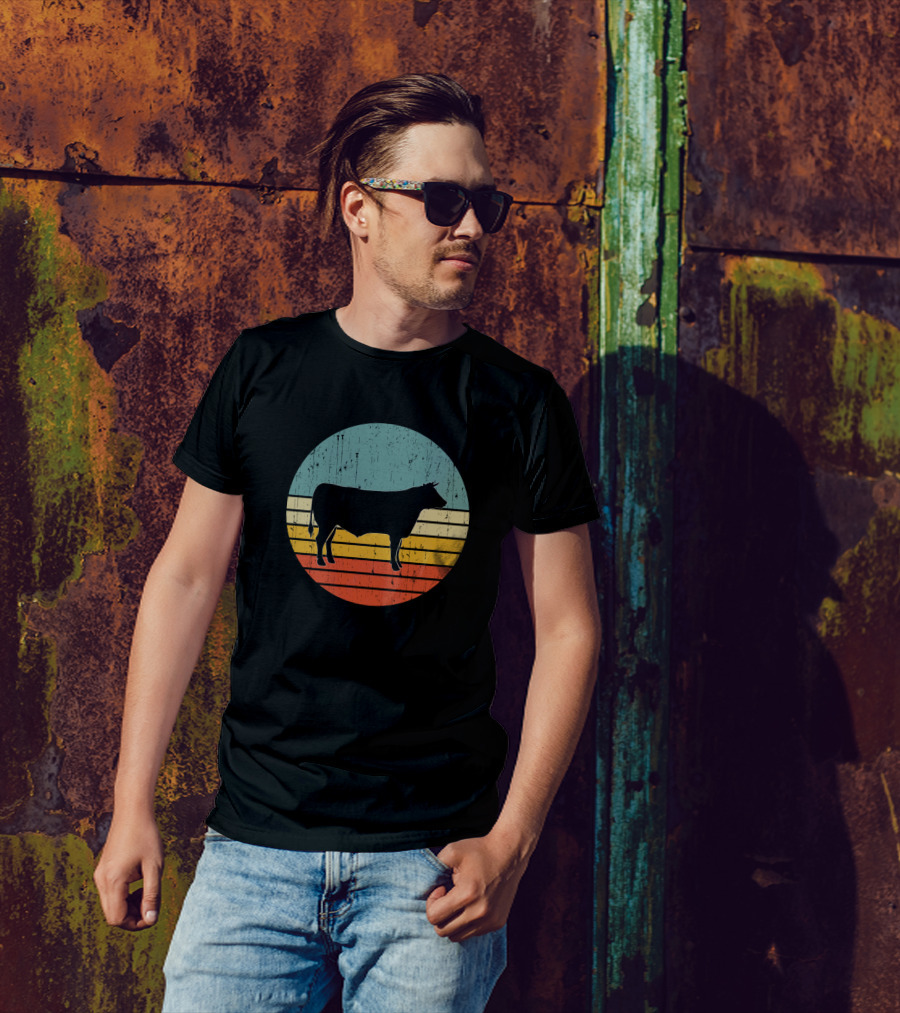Vintage Cow Silhouette In Retro Sunset Colors For Cow Lovers T-Shirt