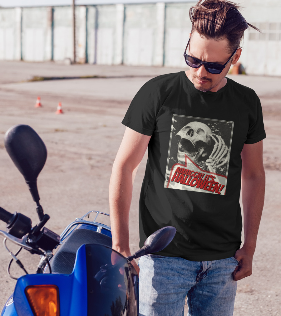 Auuuggh It's Halloween Vintage Screaming Skeleton T-Shirt