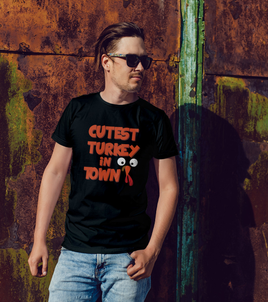CUTEST TURKEY IN TOWN TURKEY EYES AND BEAK T-Shirt