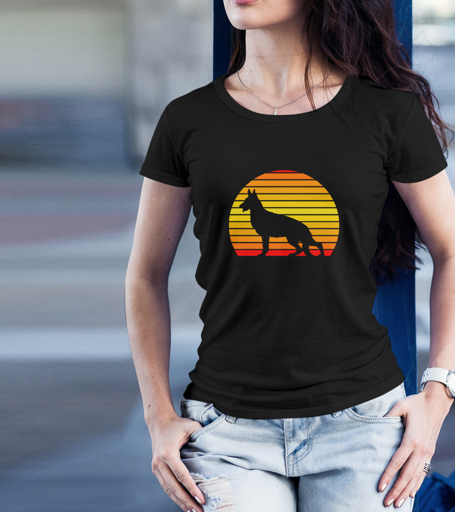 German Shepherd Sunset Silhouette In Vintage Circle T-Shirt