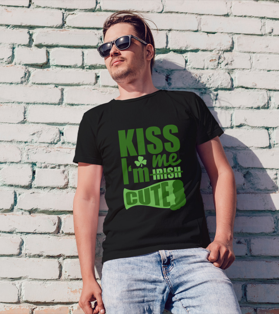 Kiss Me I'm Irish Shamrock Cute Green T-Shirt