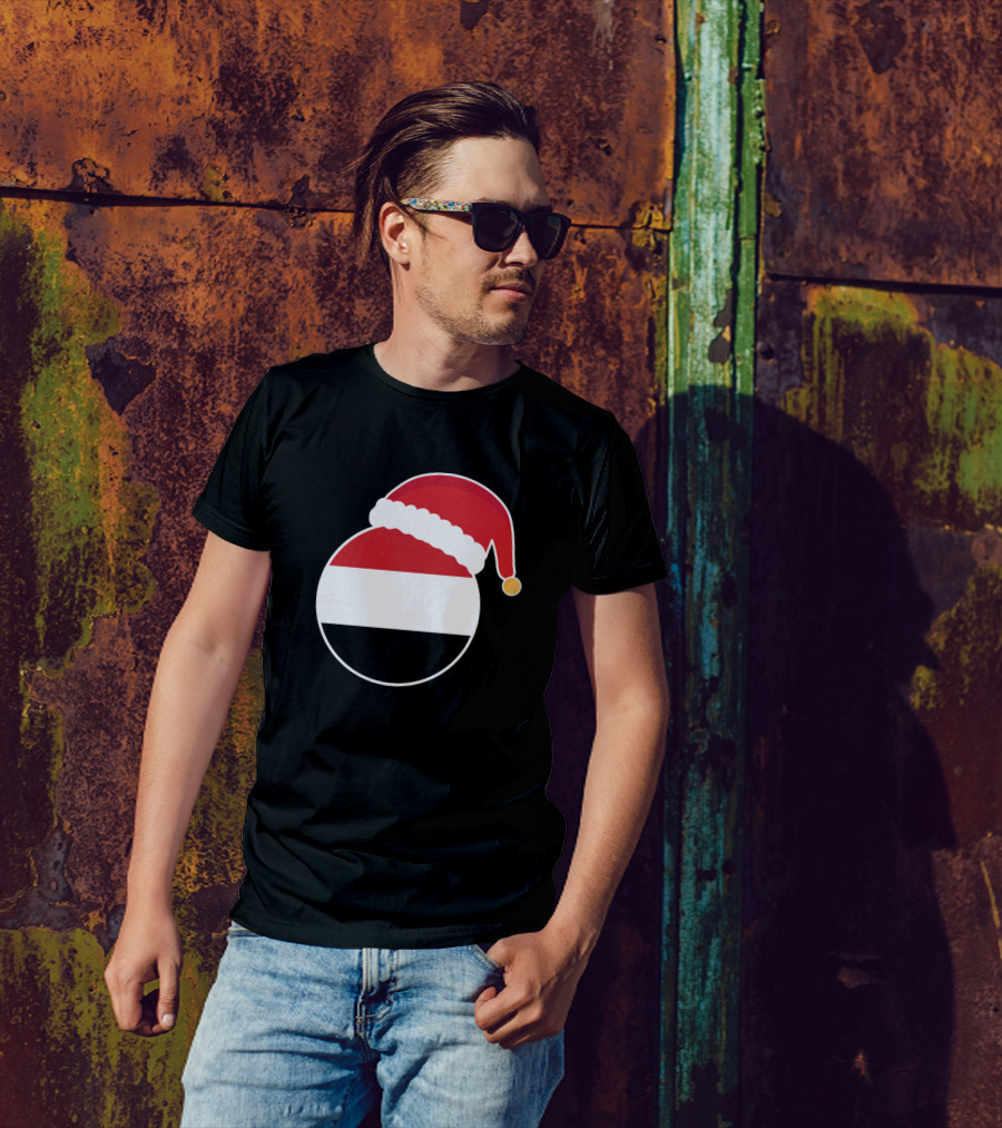 Christmas Yemen Flag Santa Claus Hat T-Shirt