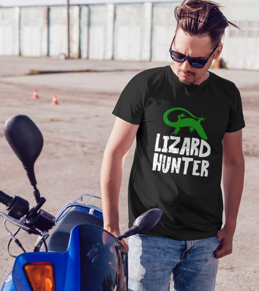 Funny Lizard Hunter Reptile Loving Lizard Hunter T-Shirt