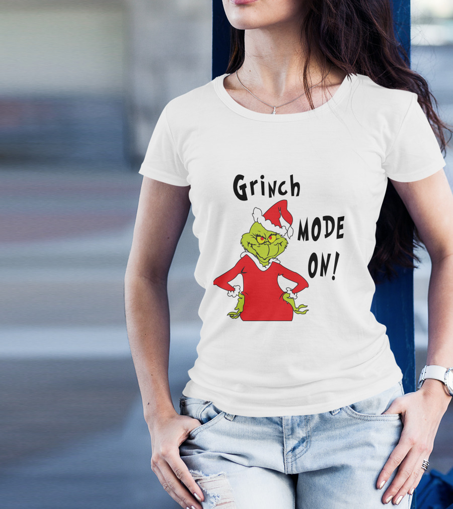Grinch Mode On Santa Hat Red T-Shirt