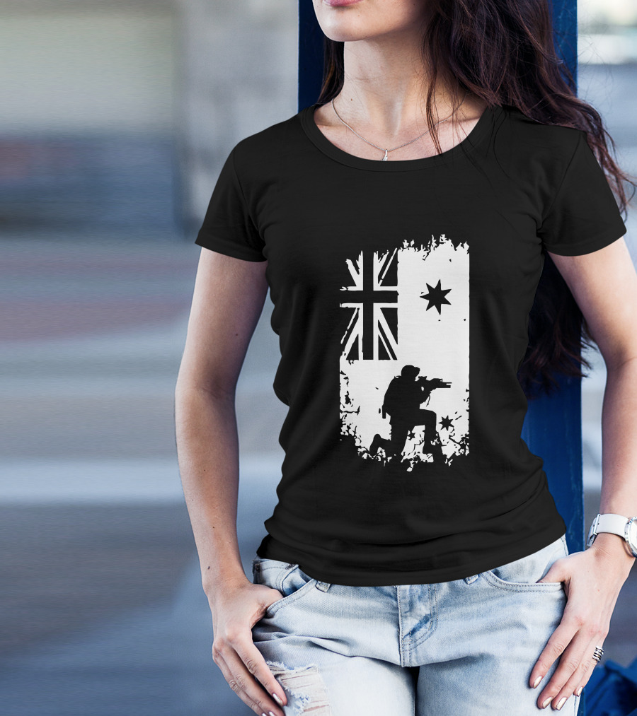 Australian Soldier Silhouette With Commonwealth Star Flag T-Shirt