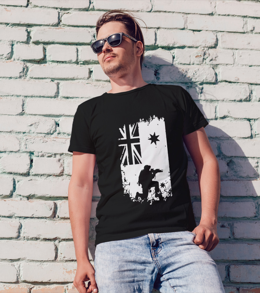 Australian Soldier Silhouette With Commonwealth Star Flag T-Shirt