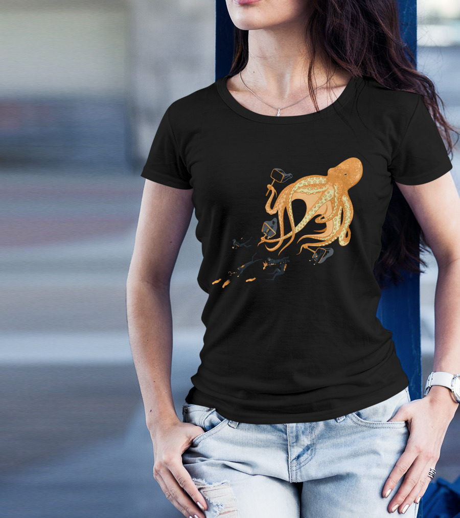 Baha I Has Nets Too Giant Octopus With Nets And Divers T-Shirt