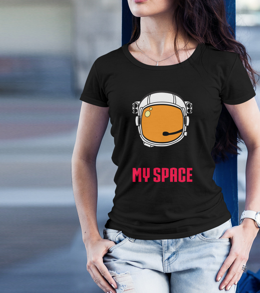 Astronaut Helmet I Need My Space Text T-Shirt