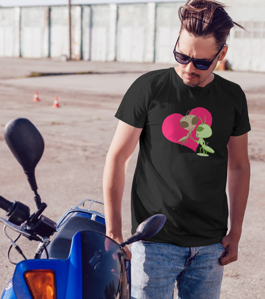 Kawaii Valentines Praying Mantis Heart Love Cute Insect T-Shirt