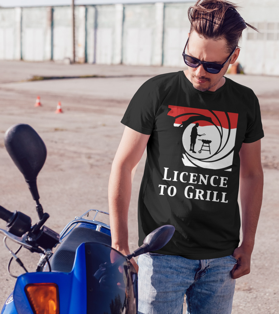 Licence To Grill Silhouette Circle Barbecue Scene T-Shirt