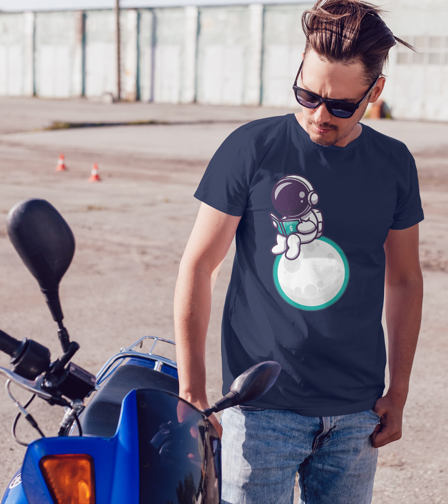 BLACK Safemoon Crypto Currency Astronaut Reading Crypto Novelty Coin Merch T-Shirt