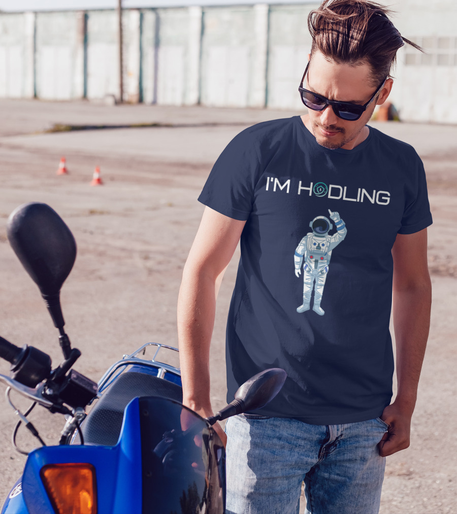 I'M HODLING Safemoon Astronaut Crypto To The Moon T-Shirt