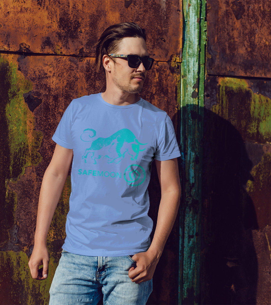 Safemoon Crypto Bullrun Blockchain Token Hodl To Millionaire Bull T-Shirt