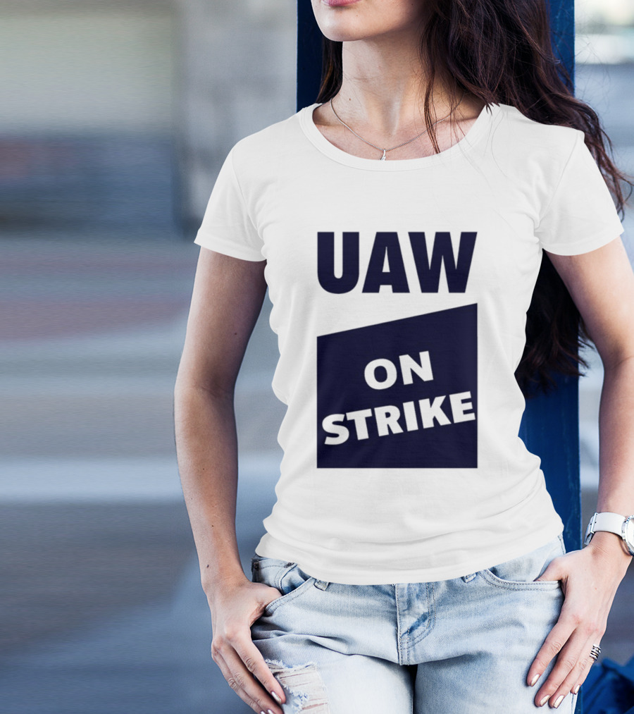 UAW On Strike Solidarity Statement By Sara Nelson T-Shirt