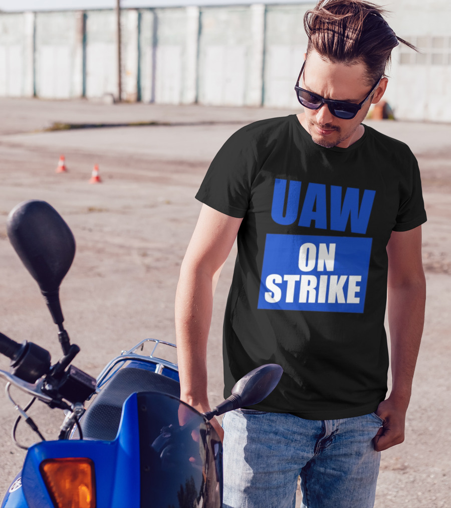UAW On Strike Bold Blue Protest T-Shirt