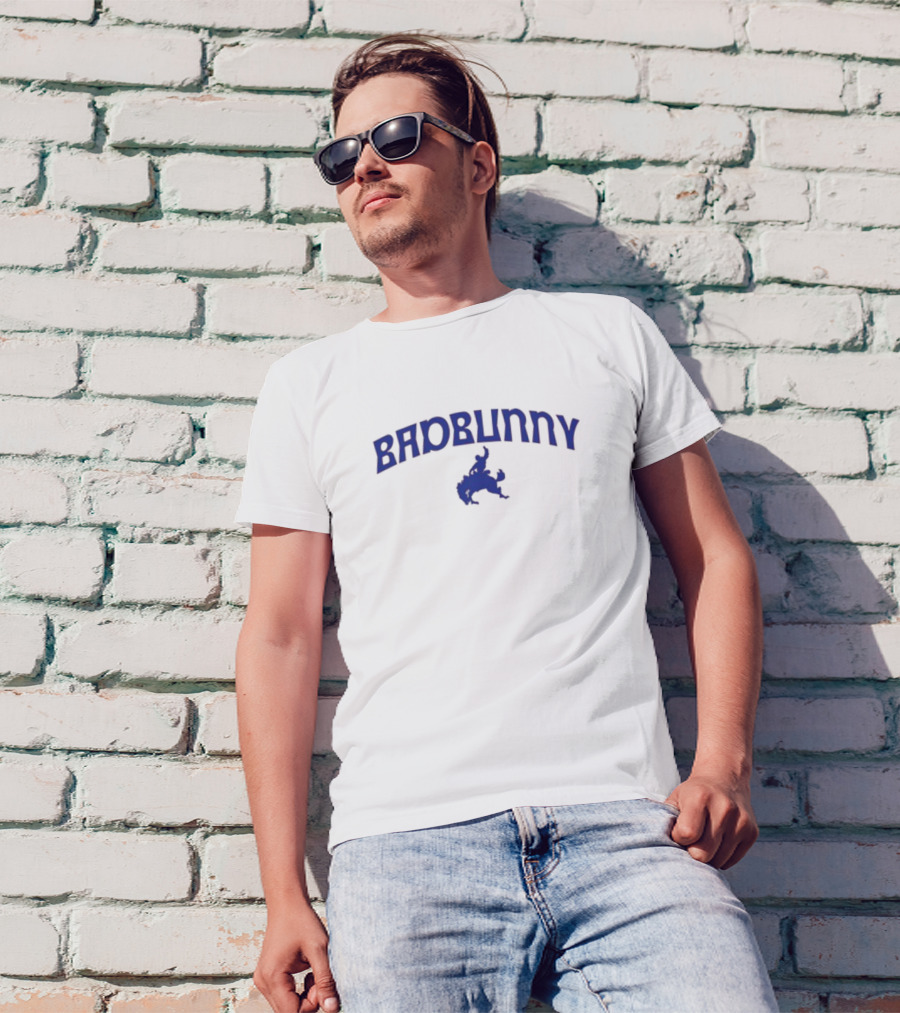 Nadiesabeloquevaapasarmanana Bad Bunny Blue Buck Riding T-Shirt