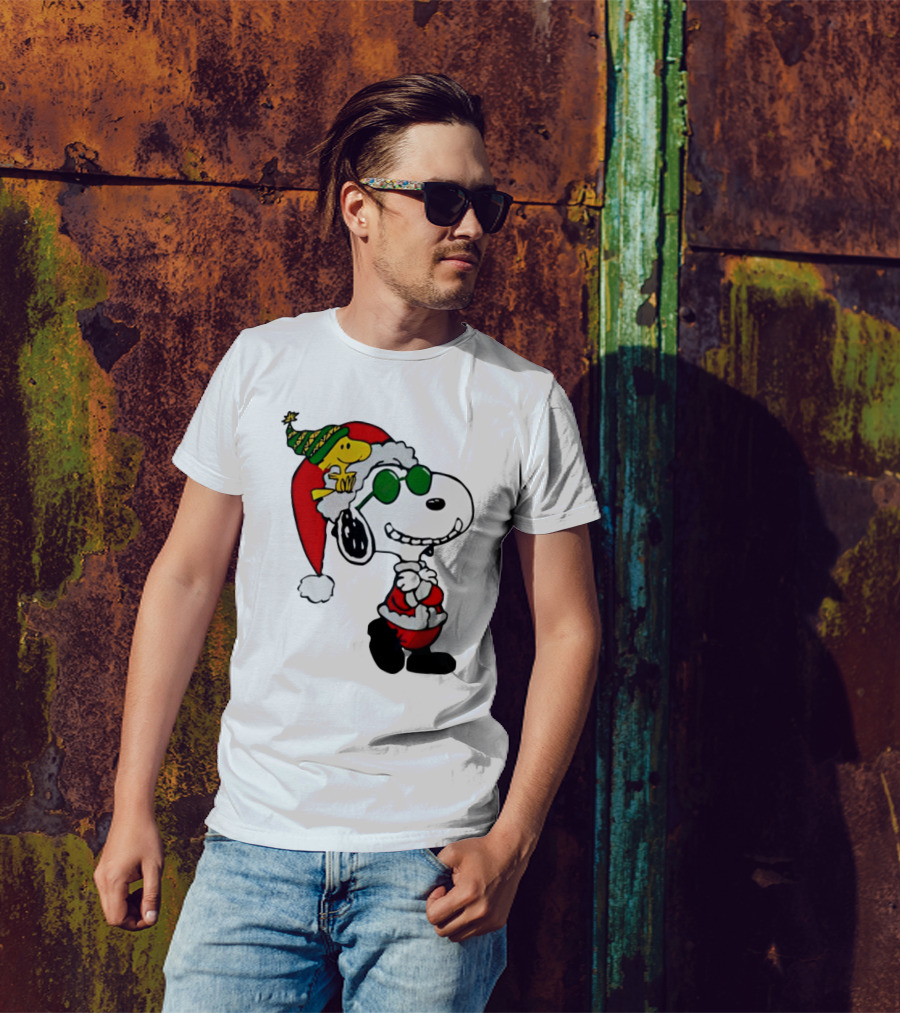 Snoopy And Woodstock Peanuts Merry Christmas Santa Hat And Sunglasses T-Shirt