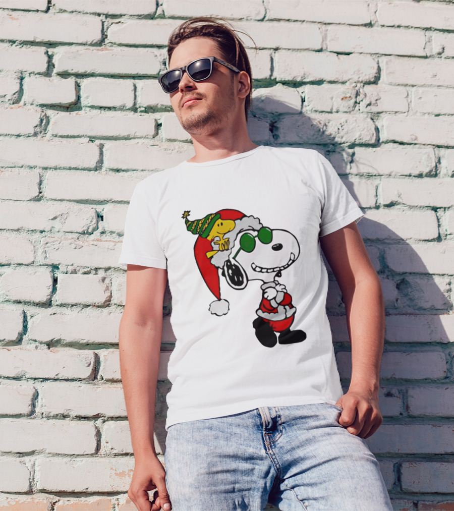 Snoopy And Woodstock Peanuts Merry Christmas Santa Hat And Sunglasses T-Shirt
