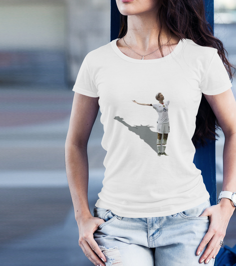 Megan Rapinoe Women's Soccer USA Celebration Statue Of Liberty Shadow T-Shirt