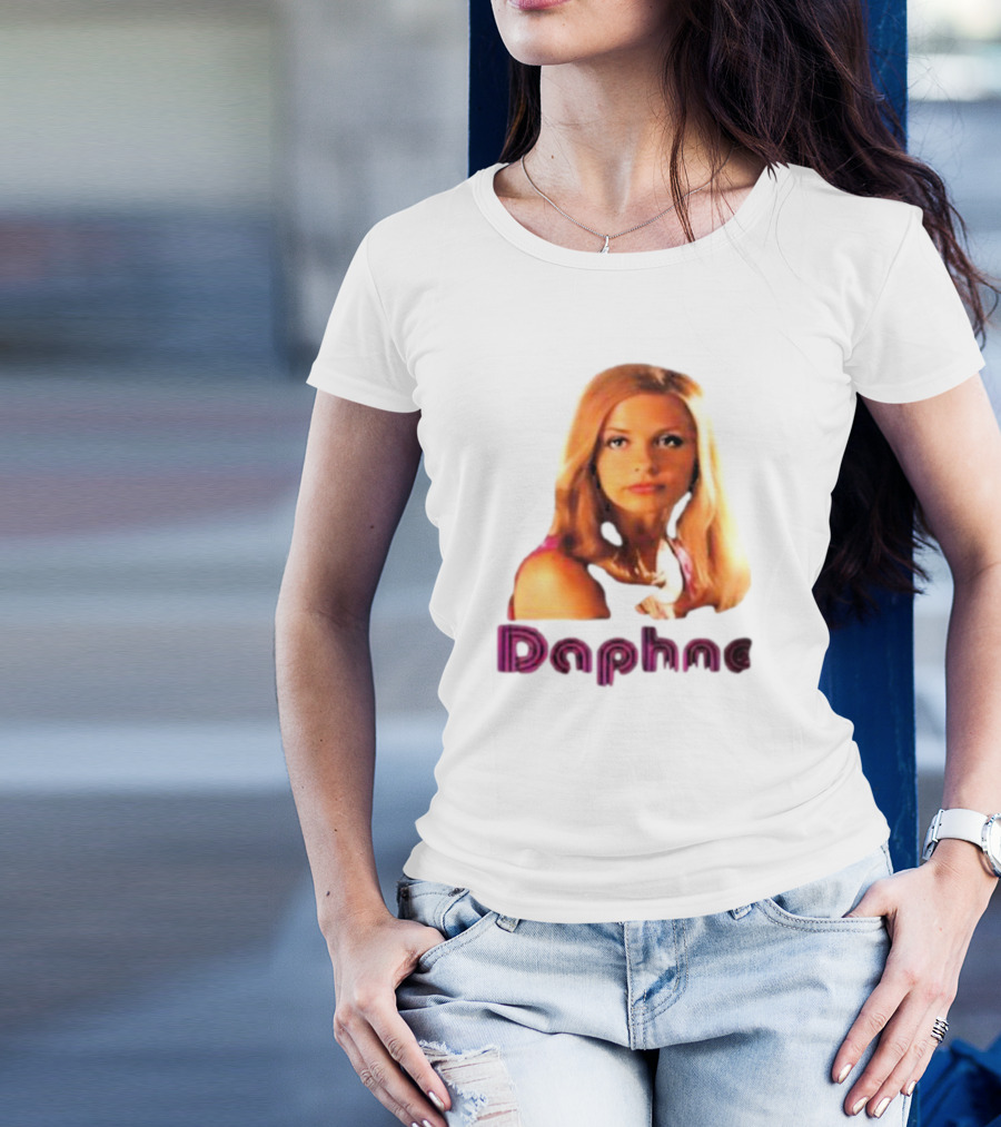 Sarah Michelle Gellar As Daphne In Scooby-Doo Movie T-Shirt
