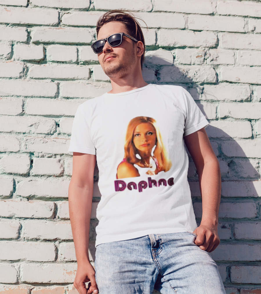 Sarah Michelle Gellar As Daphne In Scooby-Doo Movie T-Shirt