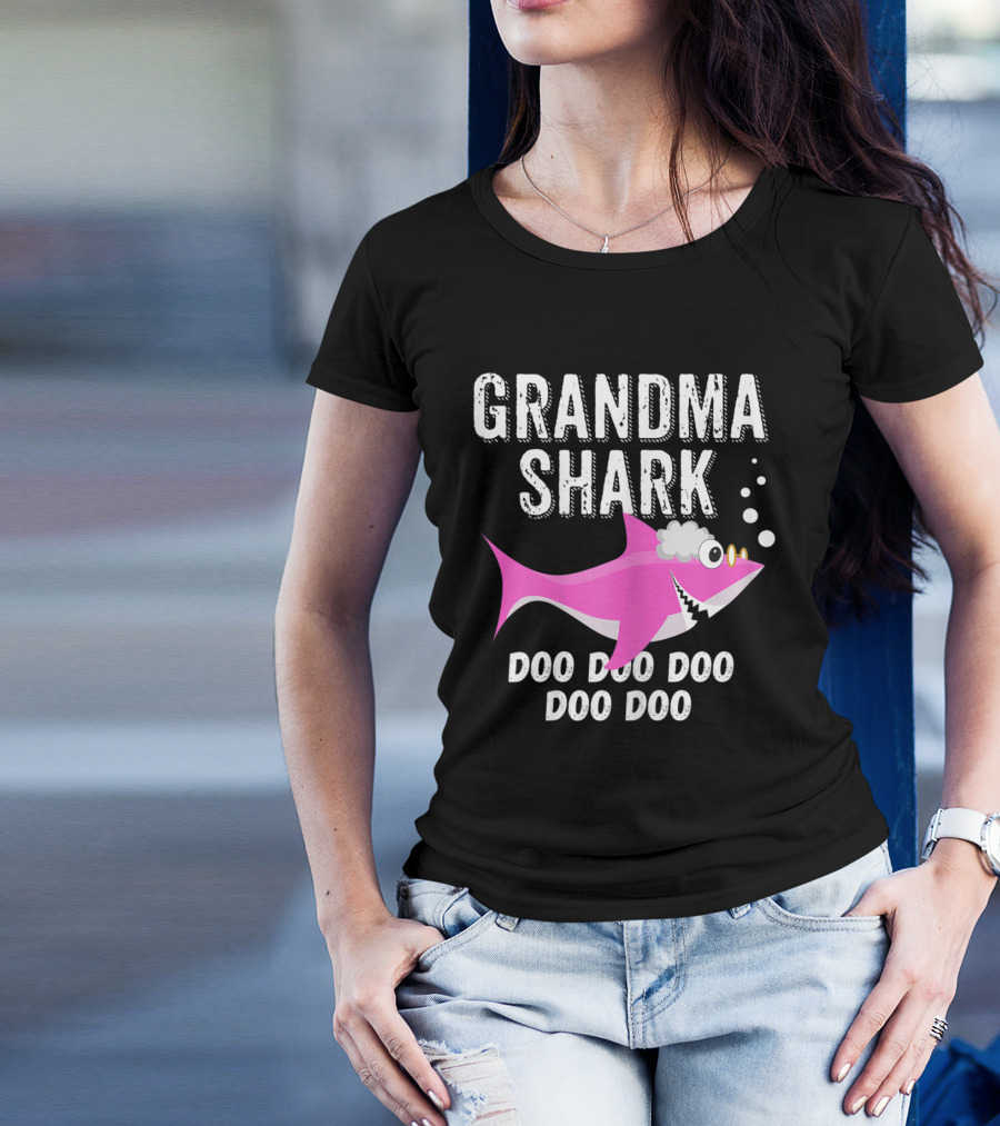 Grandma Shark Doo Doo Doo Family Pink Shark Bubbles T-Shirt