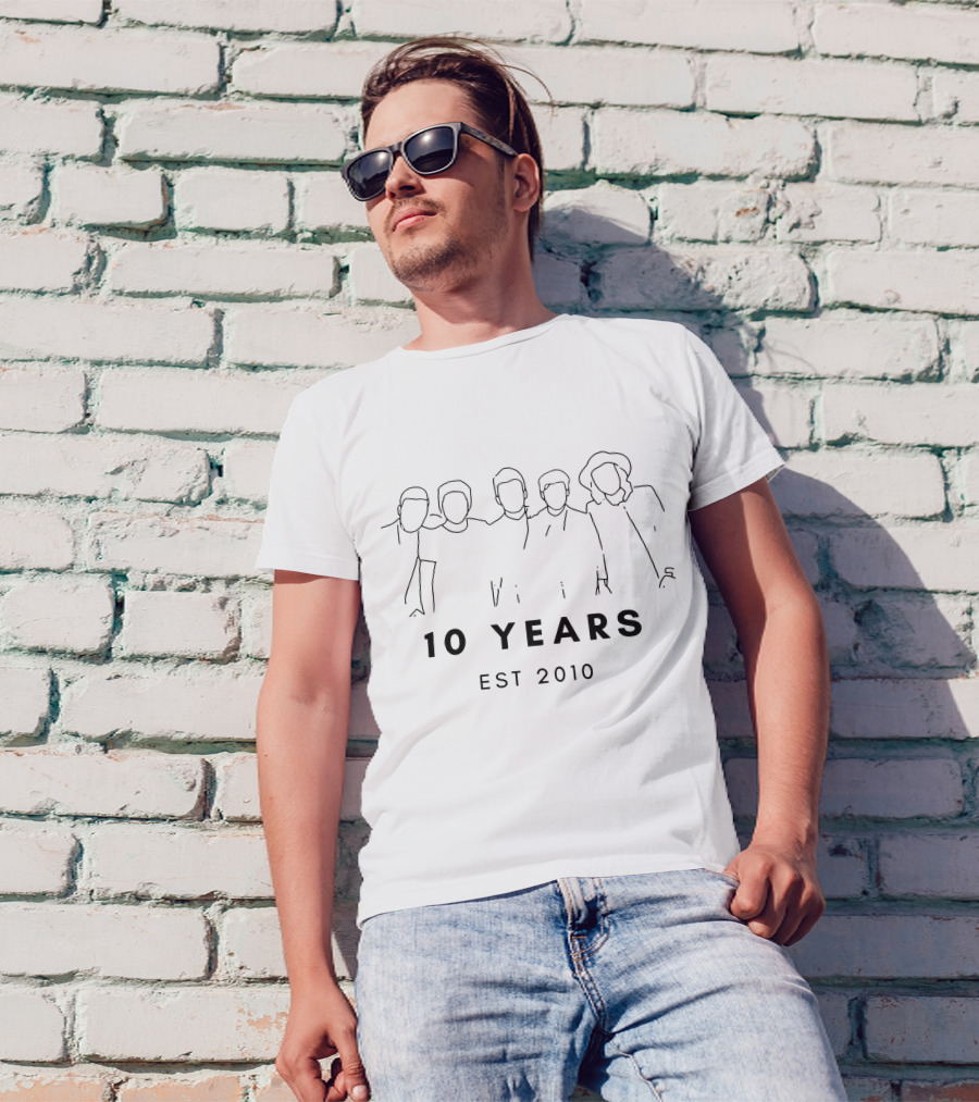10 Years One Direction Est 2010 Anniversary Outline T-Shirt