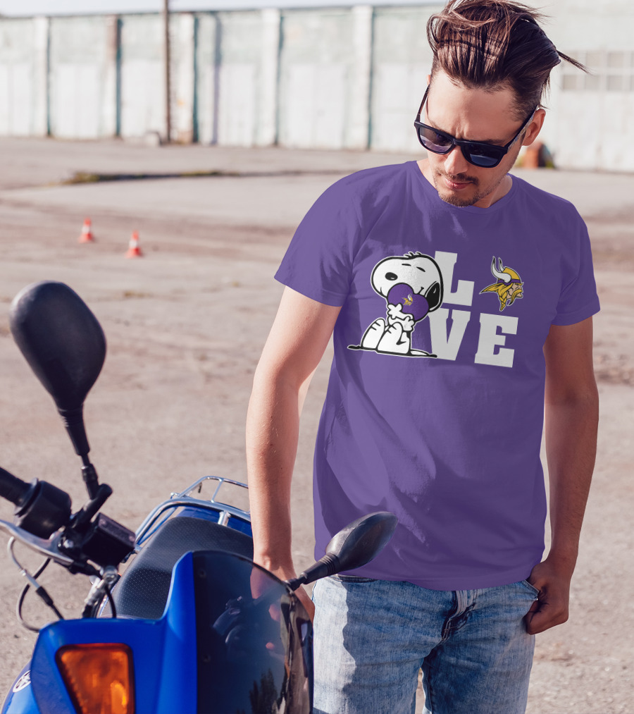Snoopy Love Minnesota Vikings Logo Heart Hug T-Shirt