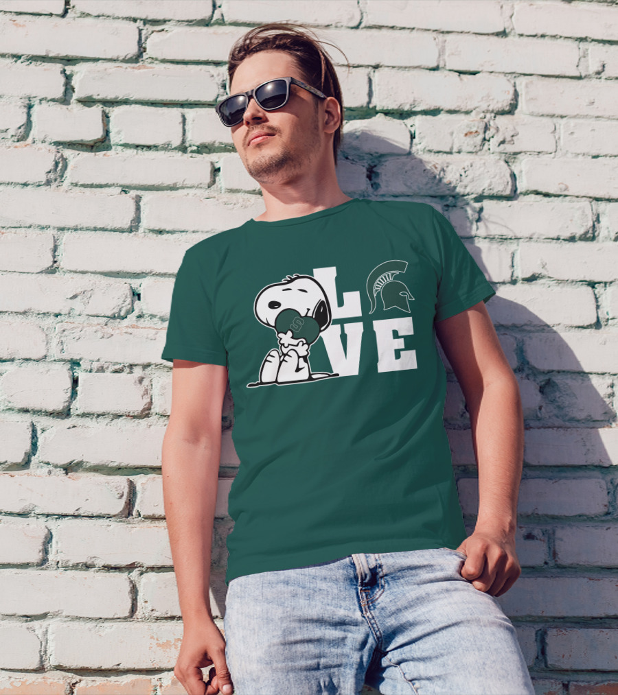 Snoopy Hugging Heart With Michigan State Spartans Helmet LOVE T-Shirt