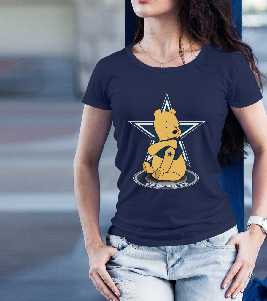 Dallas Cowboys Winnie The Pooh Star Logo Hugging Sitting T-Shirt
