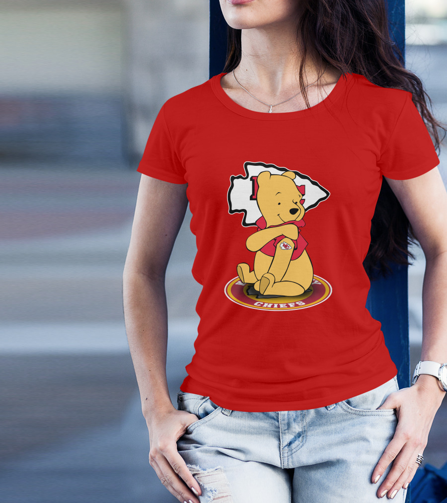 Kansas City Chiefs Winnie The Pooh Sitting On T-Shirt