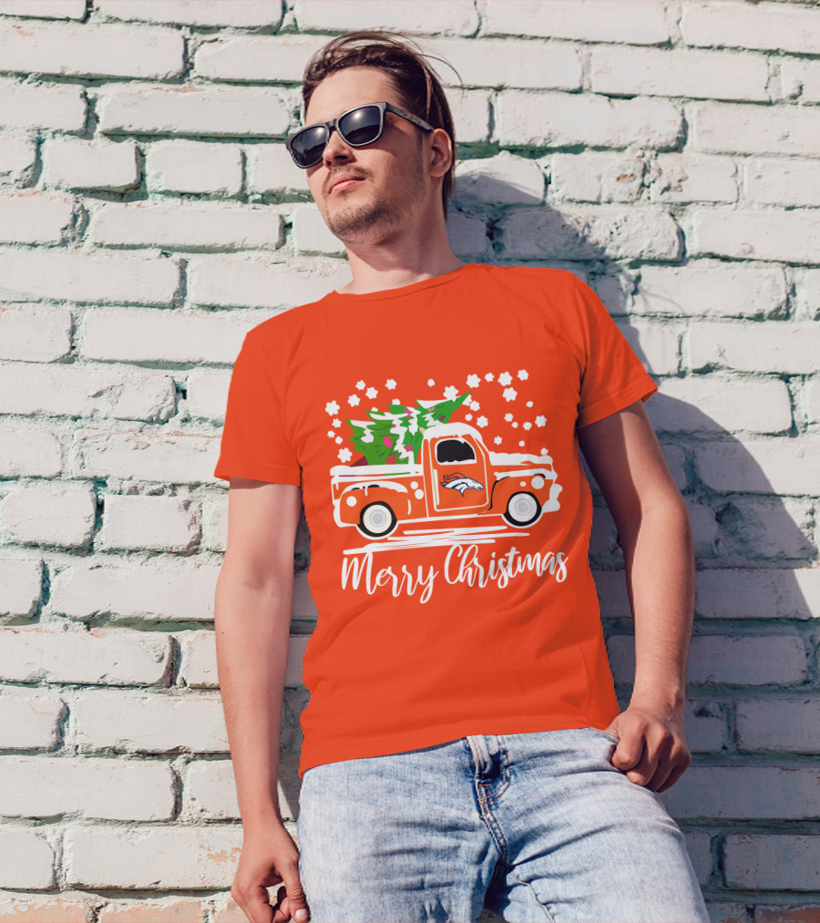 Denver Broncos Vintage Truck Merry Christmas Snowflakes T-Shirt