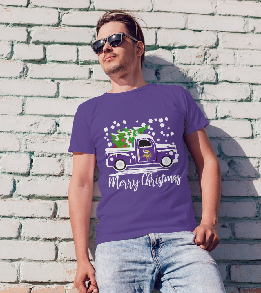 Merry Christmas Minnesota Vikings Vintage Car With Christmas Tree T-Shirt