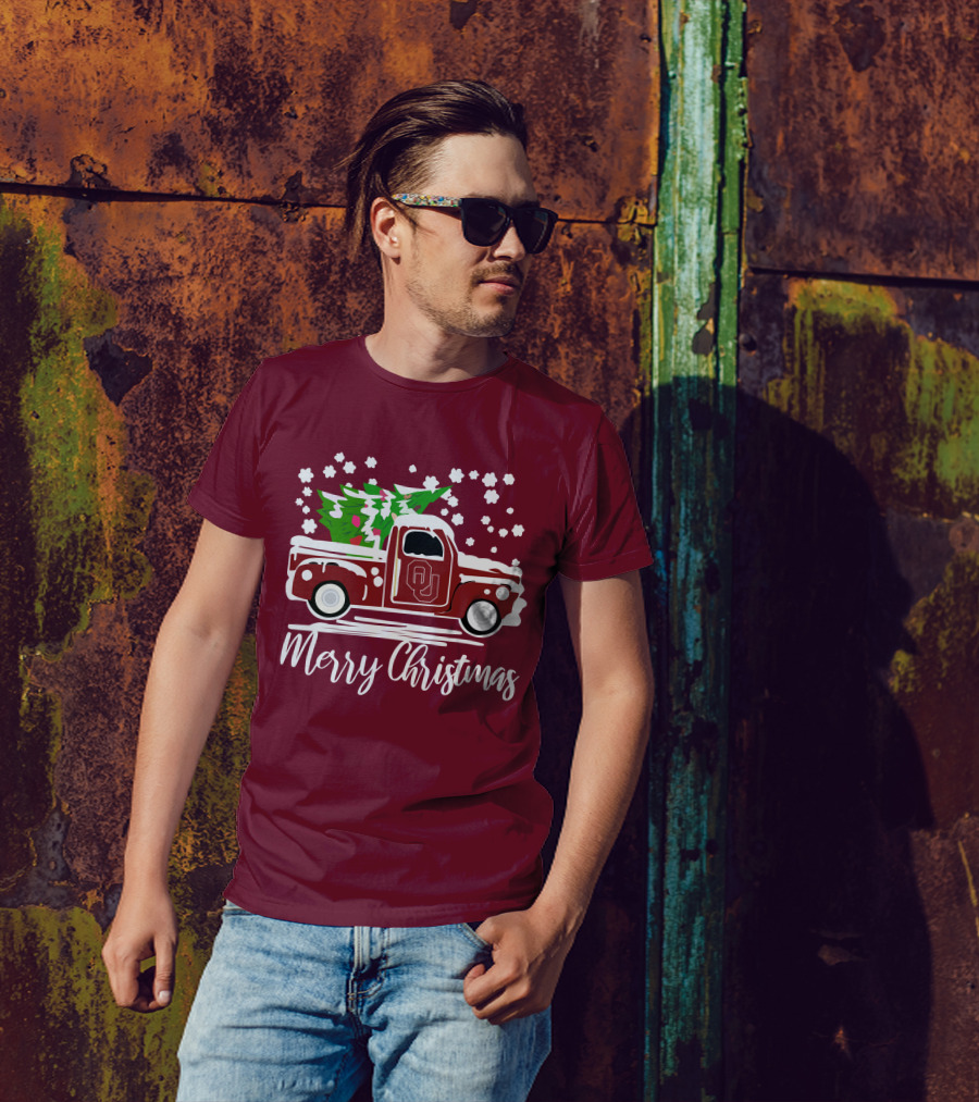 Merry Christmas Oklahoma Sooners Vintage Truck With Tree T-Shirt