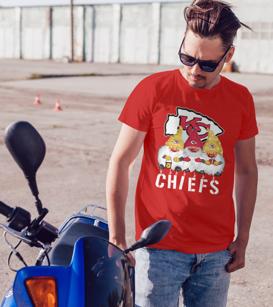 Kansas City Chiefs Merry Christmas Happy Holidays Gnomes T-Shirt
