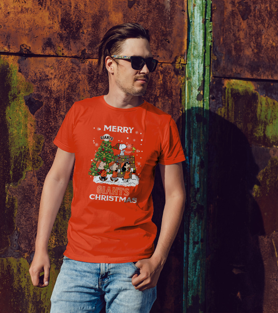 Merry Christmas San Francisco Giants Peanuts Tree T-Shirt