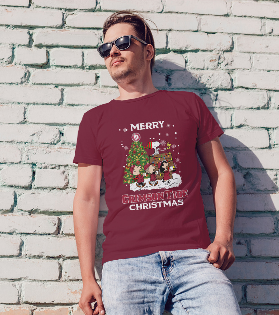 Merry Crimson Tide Christmas Peanuts Alabama Holiday Snowflakes T-Shirt