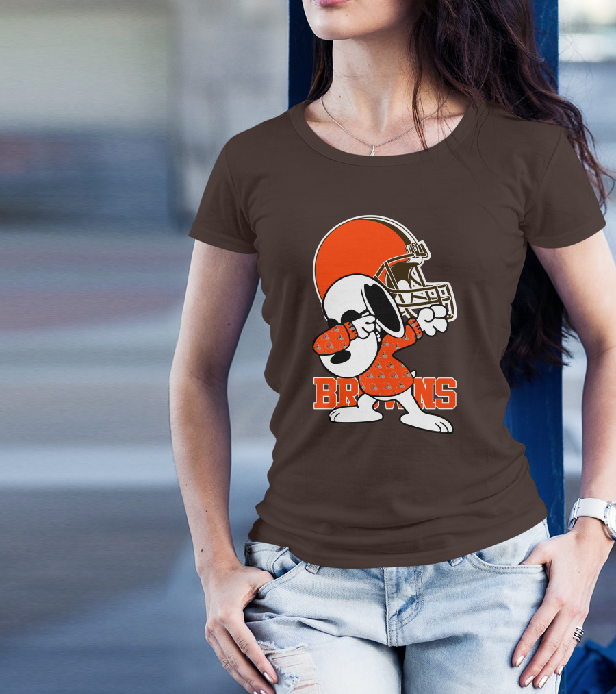 Cleveland Browns Snoopy Dabbing Football Helmet T-Shirt