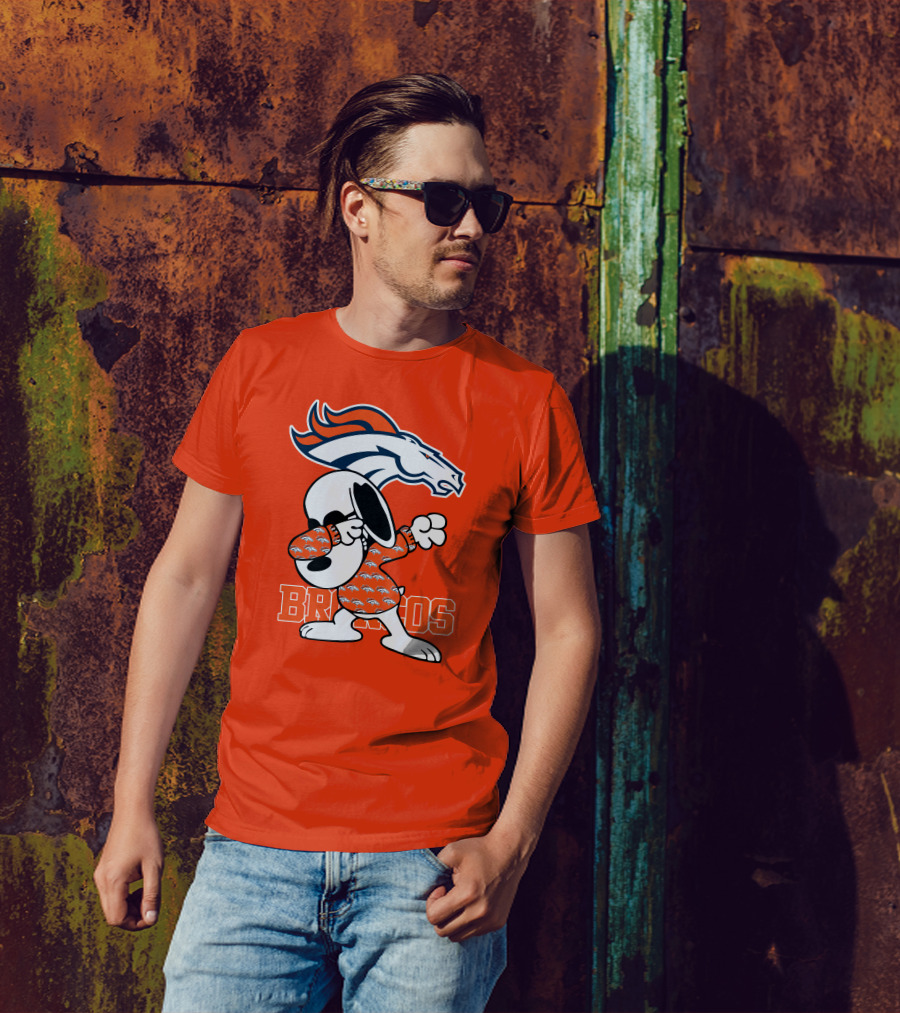 Denver Broncos Snoopy Dabbing Broncos T-Shirt