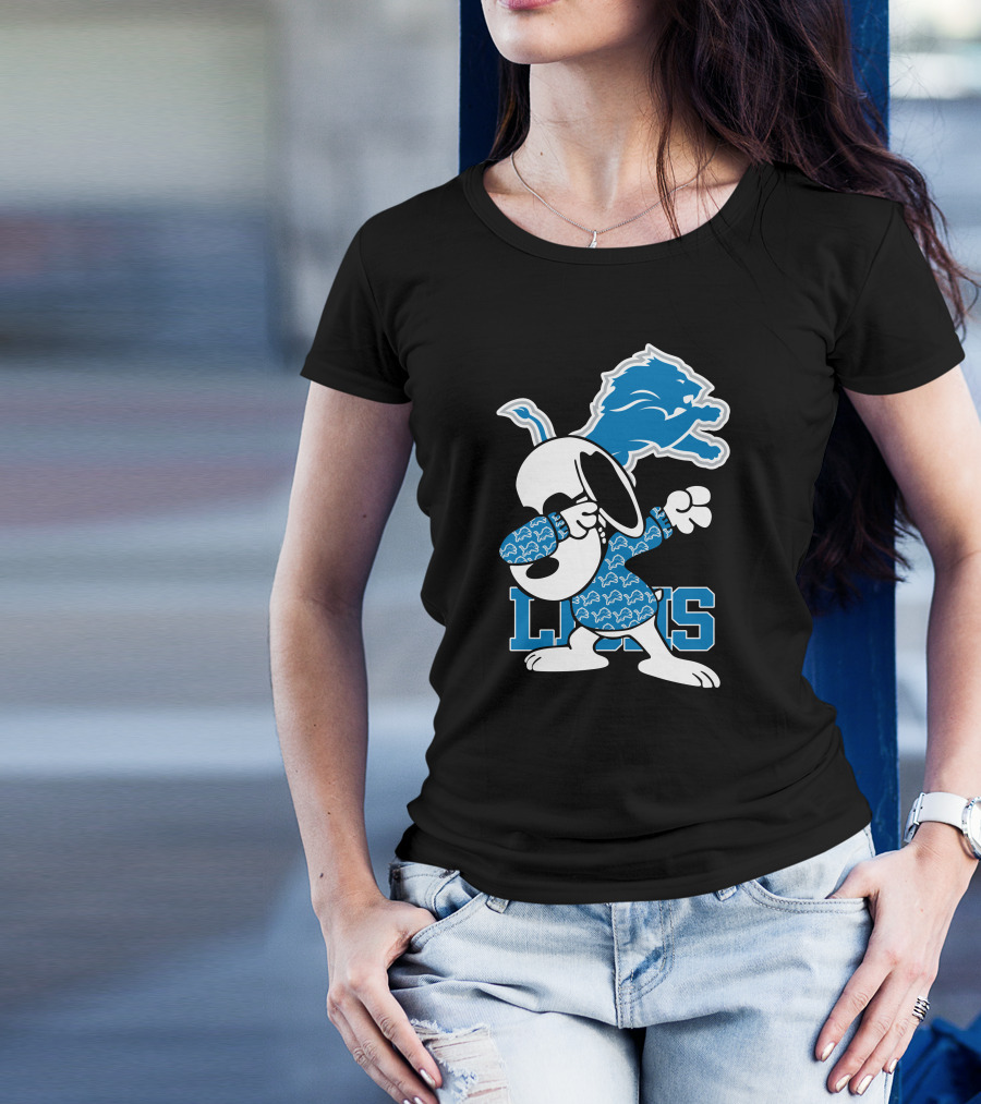 Detroit Lions Snoopy Dabbing Lions Football T-Shirt