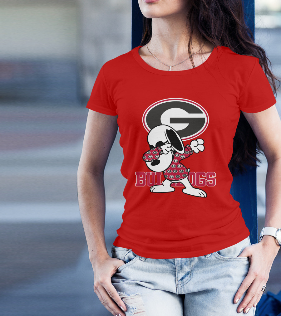 Georgia Bulldogs Snoopy Dabbing University Of Georgia T-Shirt