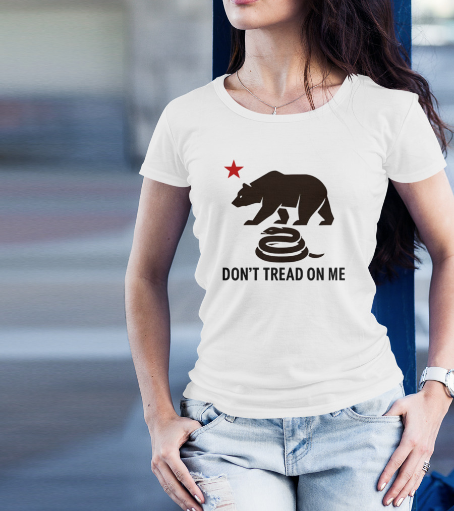 California Bear Tyrant King Don't Tread On Me Symbol With Star And Snake T-Shirt