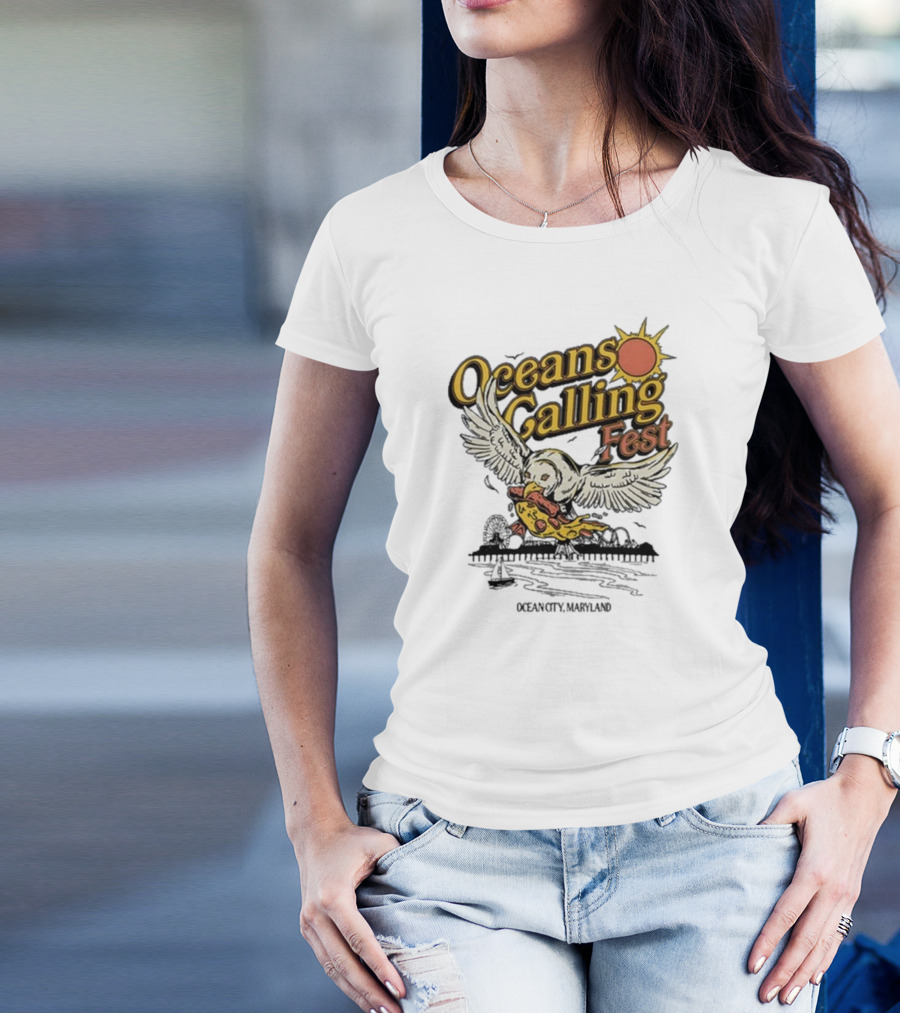 Oceans Calling Fest Seagull With Pizza Graphic T-Shirt