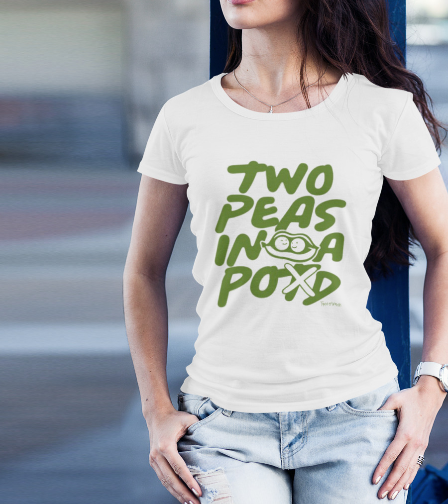 Two Peas In A Pod Cartoon Illustration By Tamera Ann 전연희 T-Shirt